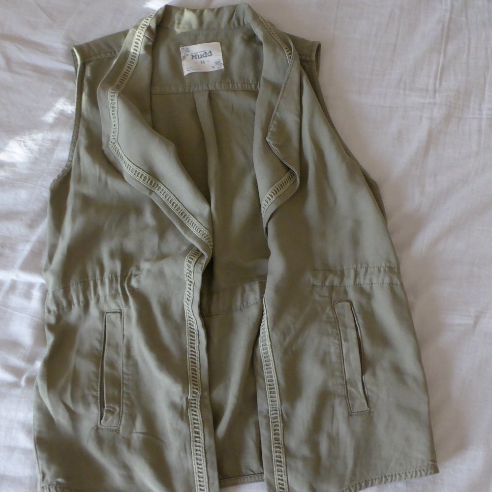 Mud vest